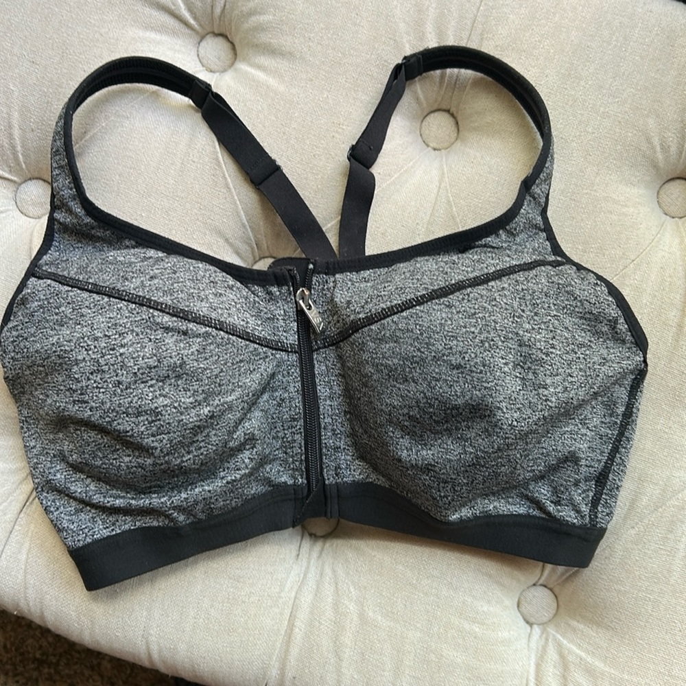 Victoria Secret Sport Incredible Knockout Ultra Black & Gray 34D Sports bra
